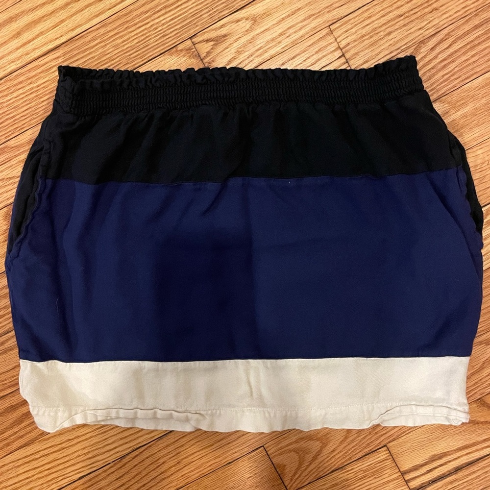 Cooperative Size Medium Multi-Color Mini Skirt w/ side pockets!